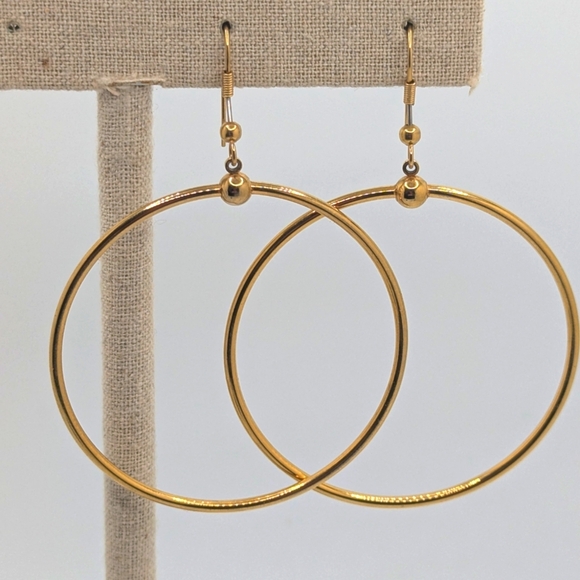 Chic Gold Plated Hoop Earrings - Picture 1 of 6